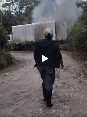 Disidentes de las Farc quemaron un camión en la vía que comunica a los departamentos de Huila y Cauca