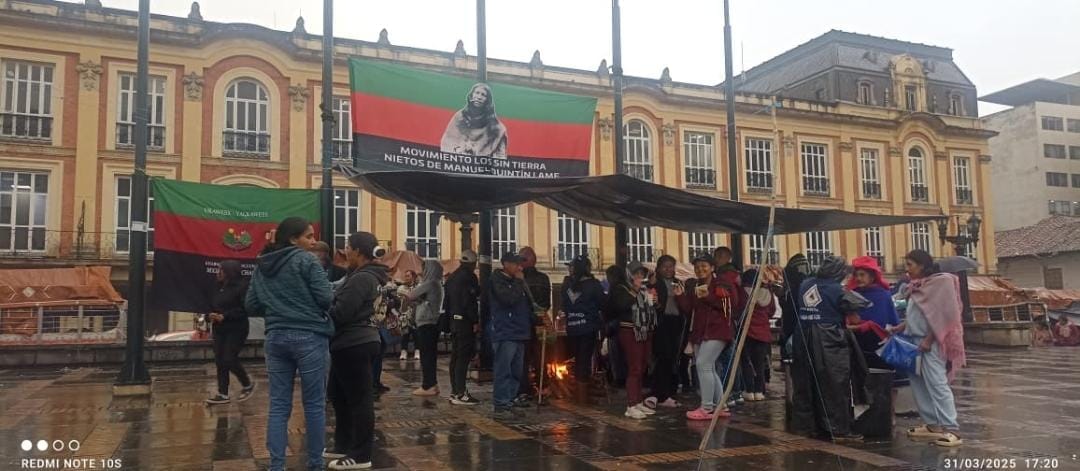 Indígenas del Cauca se tomaron la plaza Bolívar en Bogotá: buscan hablar con  Petro