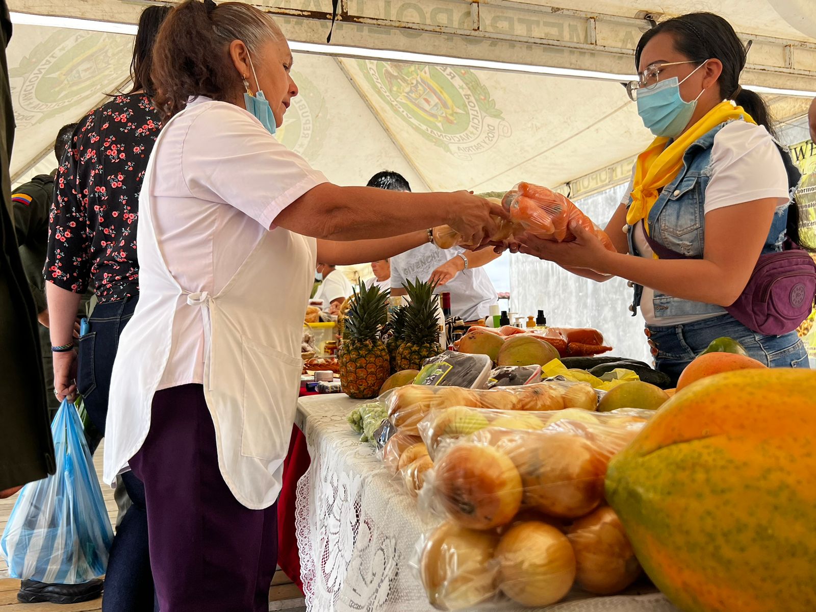 Mercado campesino se tomó el comando de Policía en Popayán