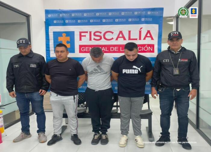 Casa por cárcel a policías que dejaron libre a un delincuente a cambio de tres millones de pesos