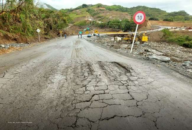 Restablecen el paso de vehículos entre Cauca y Nariño tras derrumbe