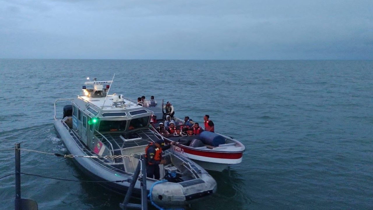 Tras ocho horas a la deriva fueron rescatadas 34 personas en el pacífico Caucano