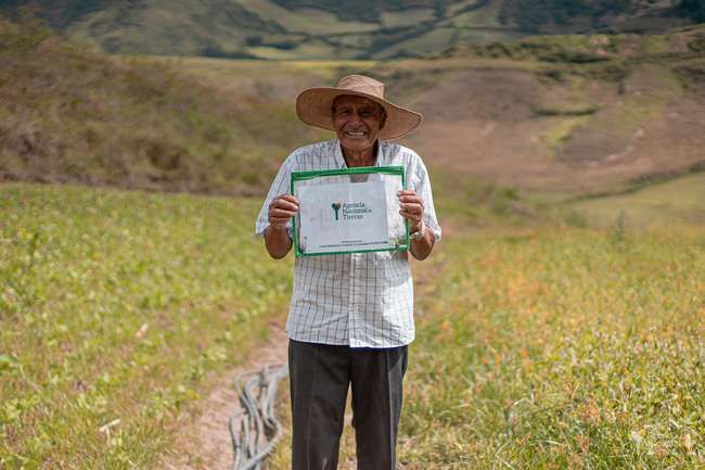 Campesinos e indígenas  reciben el mejor regalo de Navidad: les titulan más de 56.800 hectáreas en Nariño, Cauca y Putumayo