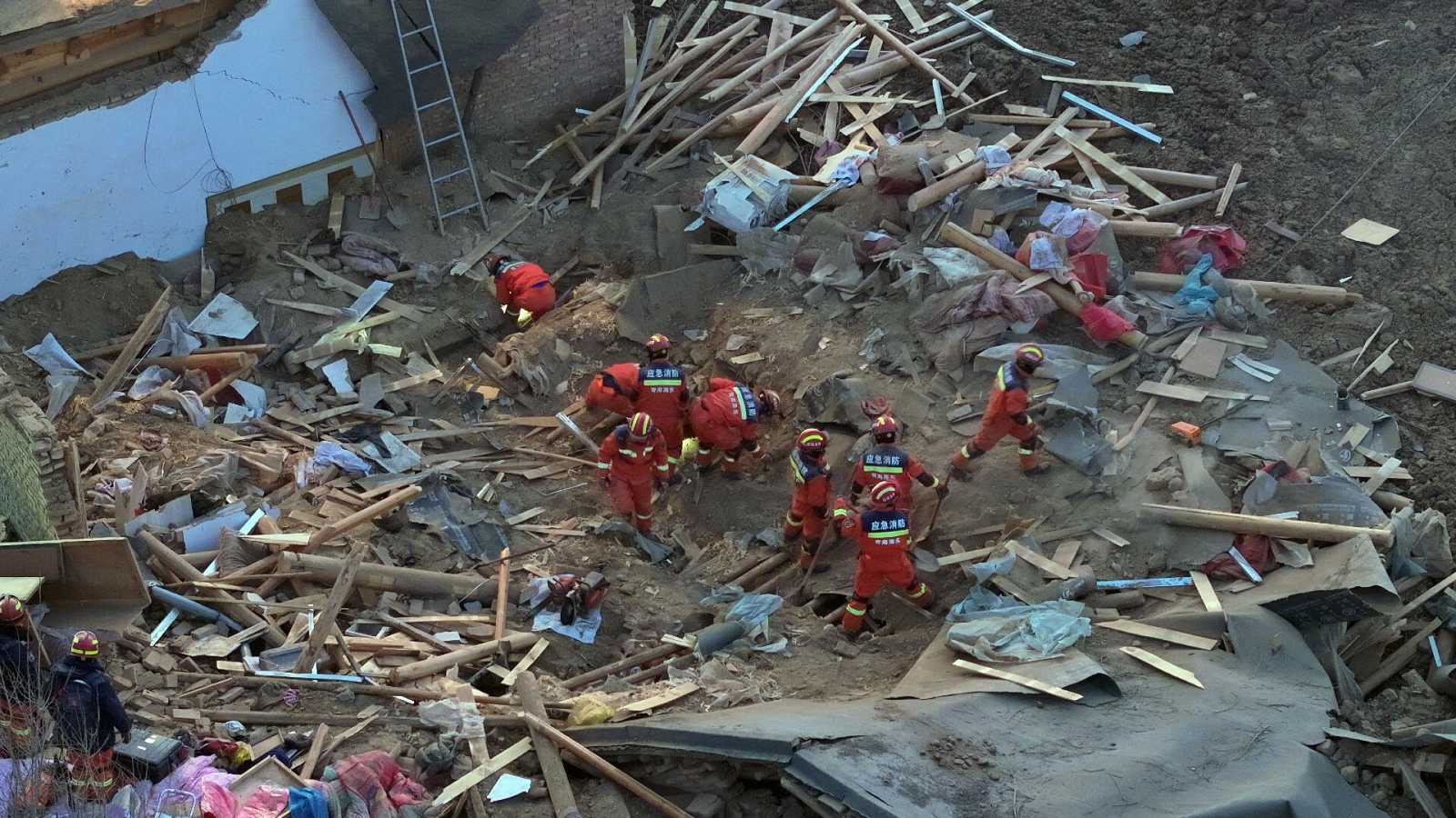 China: intensa búsqueda de sobrevivientes tras terremoto