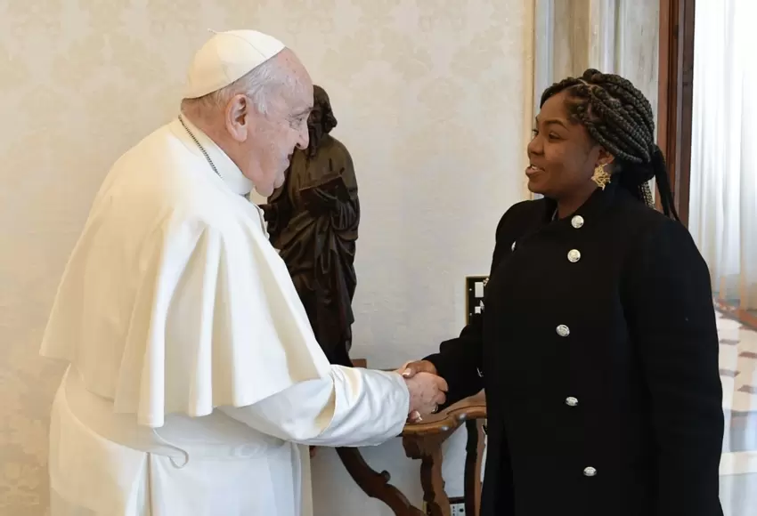 ¡Histórico! la caucana Francia Márquez se reunió con el Papa Francisco en Roma