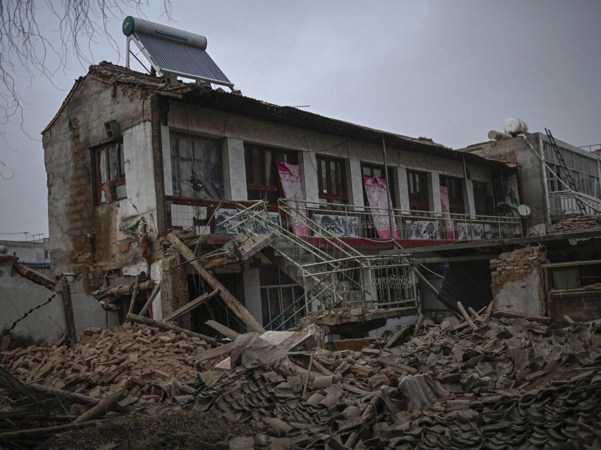 Tres muertos tras terremoto en China