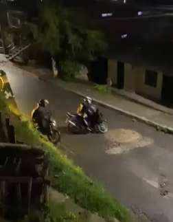 ¡Inseguridad en Popayán!  Motociclista se enfrentó a varios delincuentes para no dejarse robar su vehículo