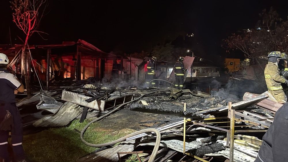 12 personas se quedaron sin vivienda tras voraz incendio en el sur de Popayán
