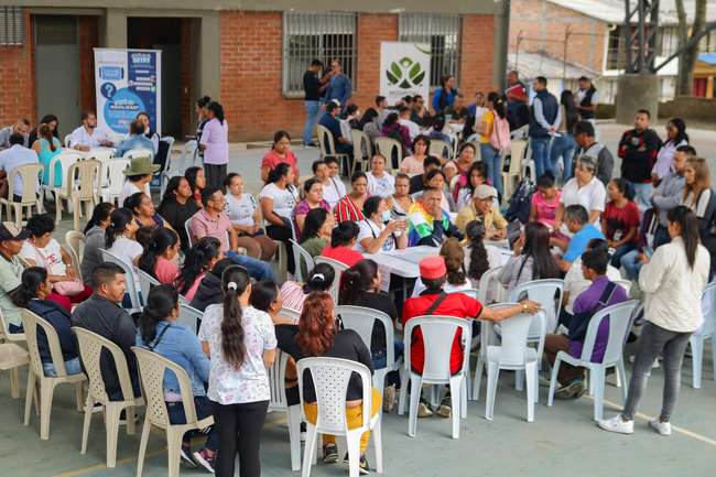 Una jornada más de mesas participativas en la Comuna 7