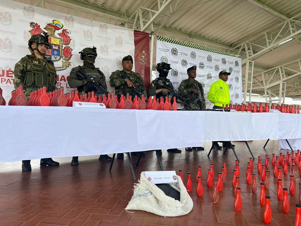 Ejército encontró caleta en la que pretendían fabricar explosivos en Argelia, Cauca