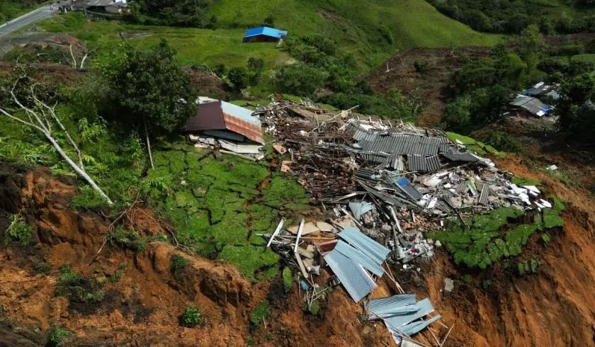 El presidente Petro asegura que el Gobierno les cumplirá a las víctimas de Rosas, Cauca
