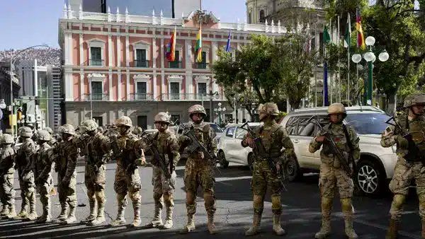 Evitan golpe de estado en Bolivia