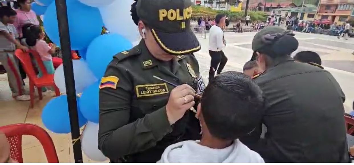 Policía realiza actividades comunitarias en Buesaco, Nariño