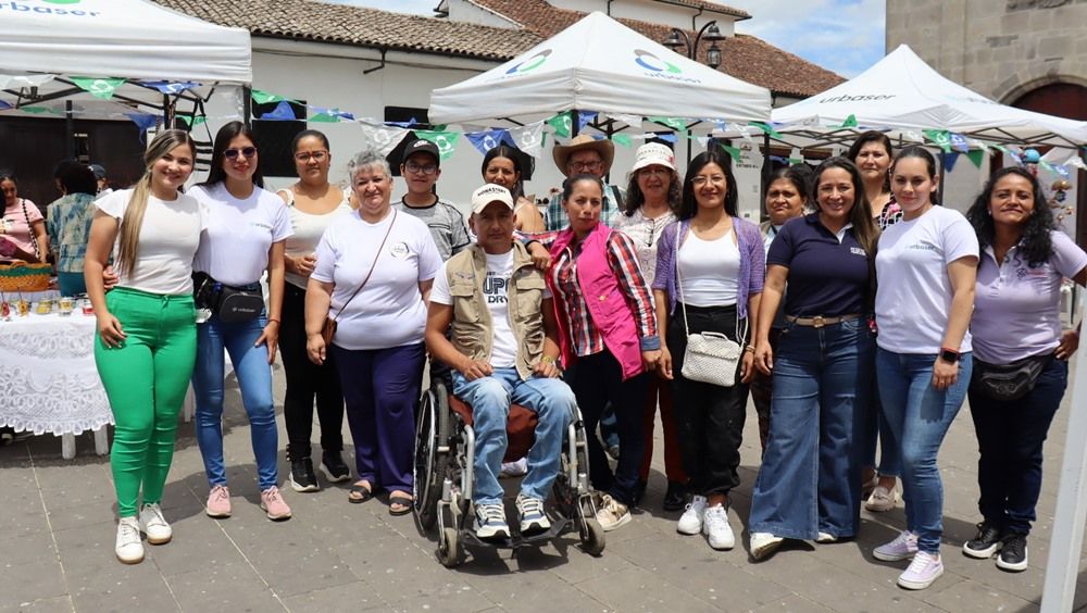 Ejército Nacional y Urbaser impulsan iniciativas de emprendimiento sostenible en Popayán