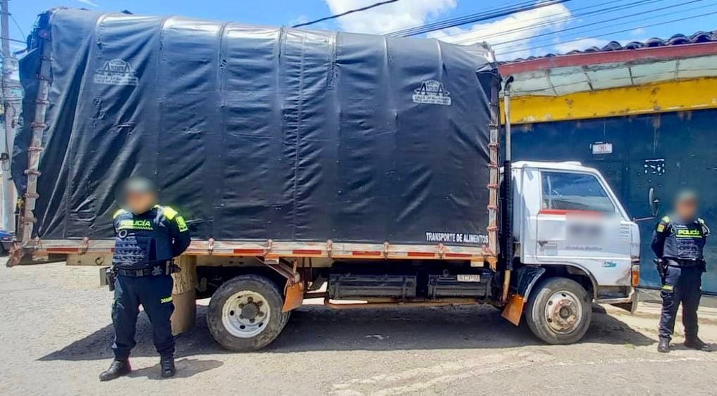 'Los Lecheros", iban gravemente heridos y escondidos en un camión en la vía Panamericana