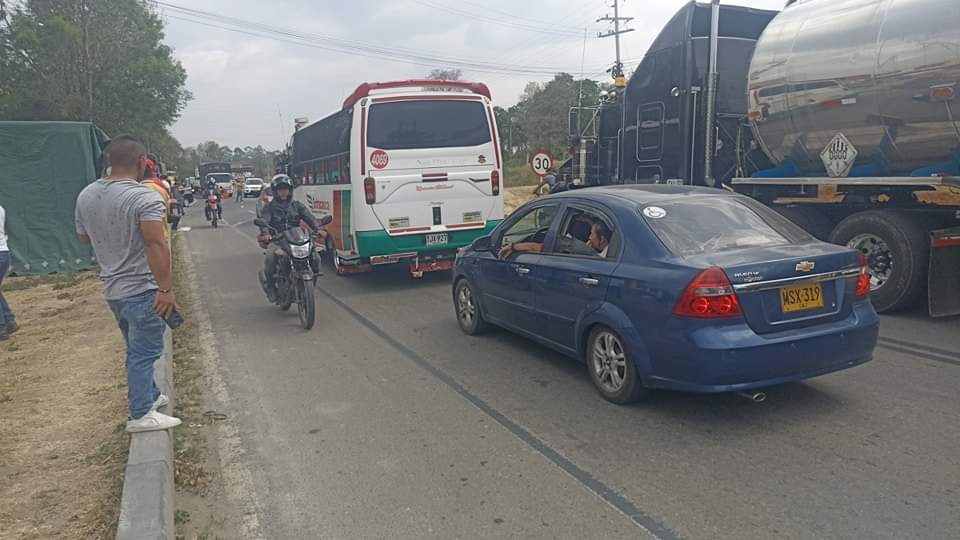 Monumental trancón en el sector del Parque Industrial de la vía Popayán-Cali