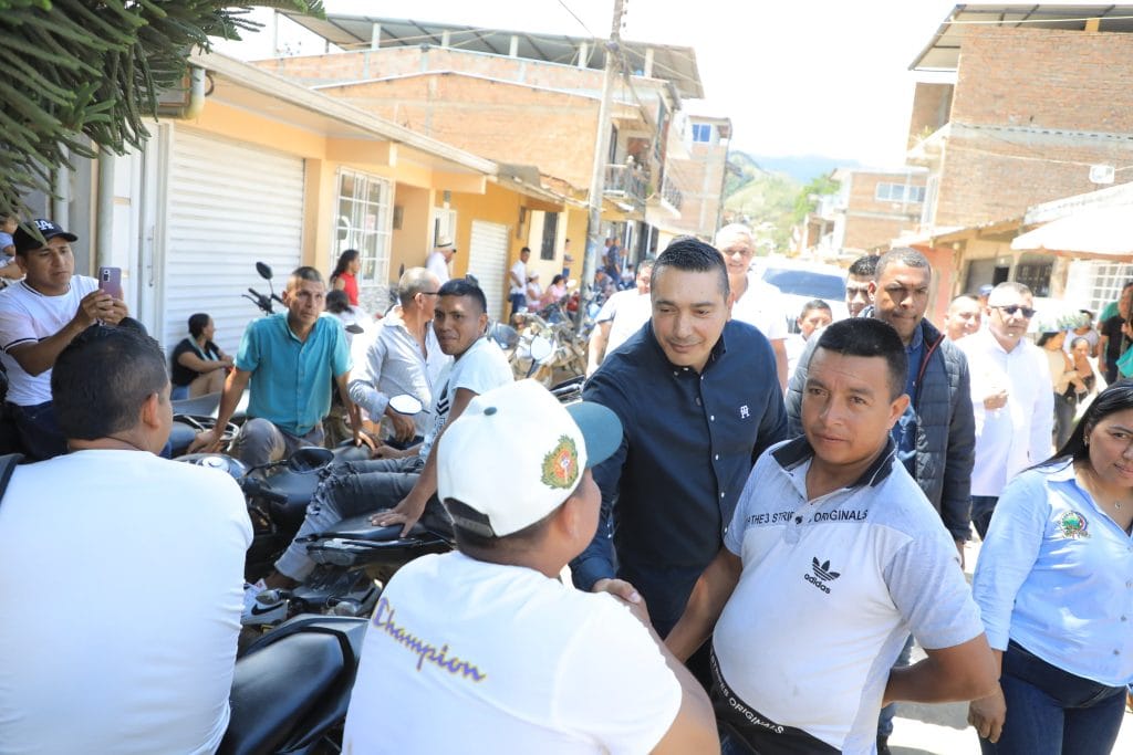 Campesinos de Argelia, Cauca, reconocen que el trabajo del gobernador del Cauca, Octavio Guzmán