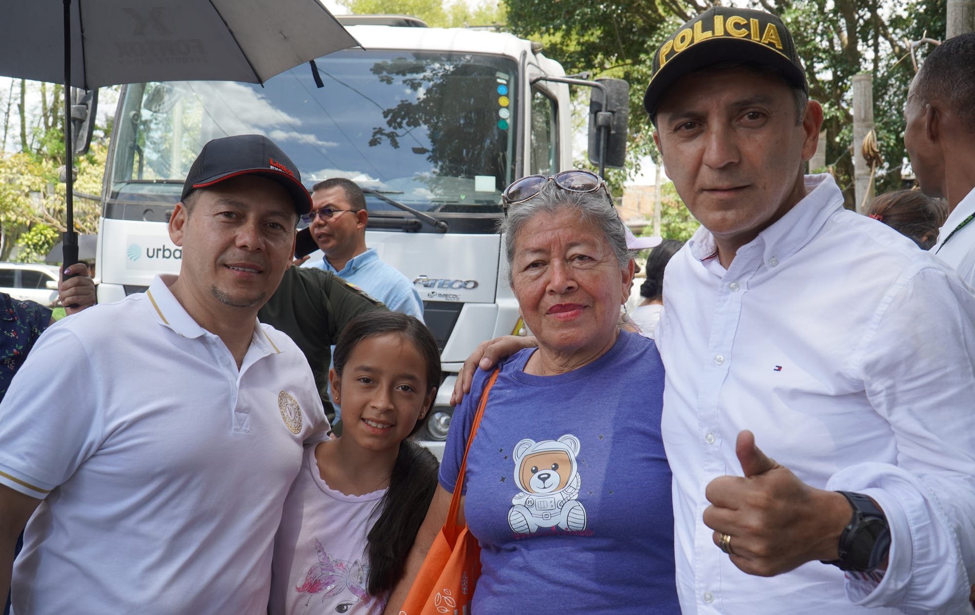 El Alcalde Juan Carlos Muñoz recorrió, junto a la comunidad, el barrio Santa Fe