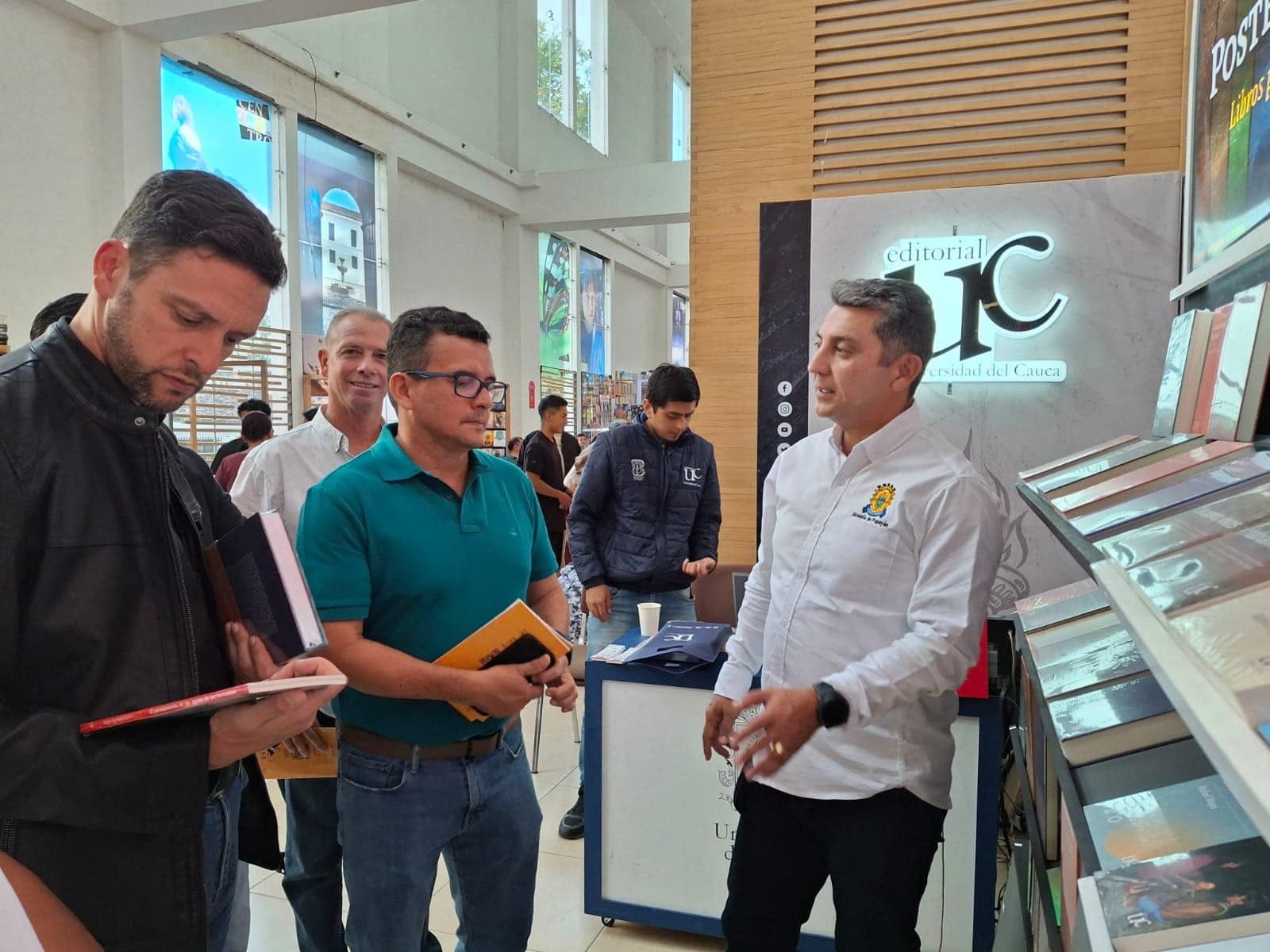 Alcalde Juan Carlos Muñoz visitó Popayan Ciudad Libro