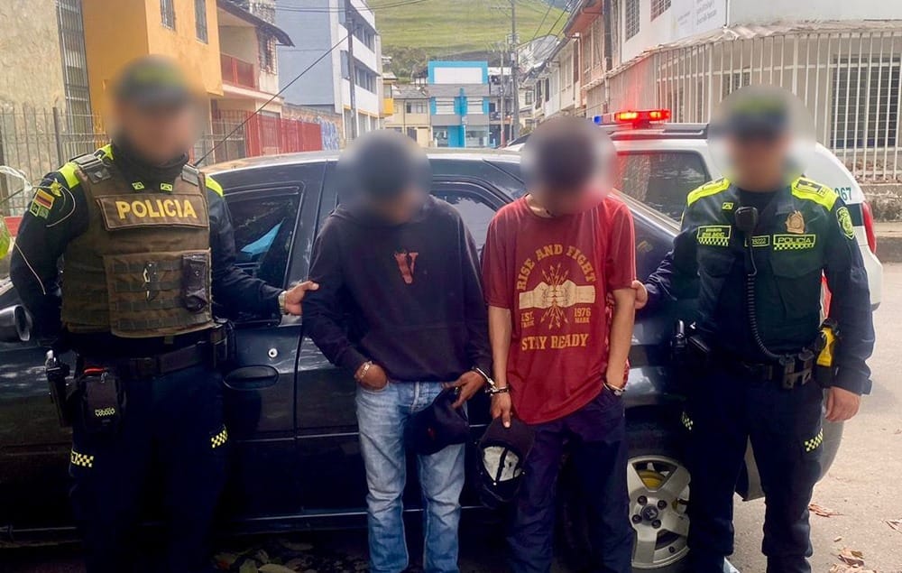 "Los pillaron" dos ladrones de carros capturados en flagrancia