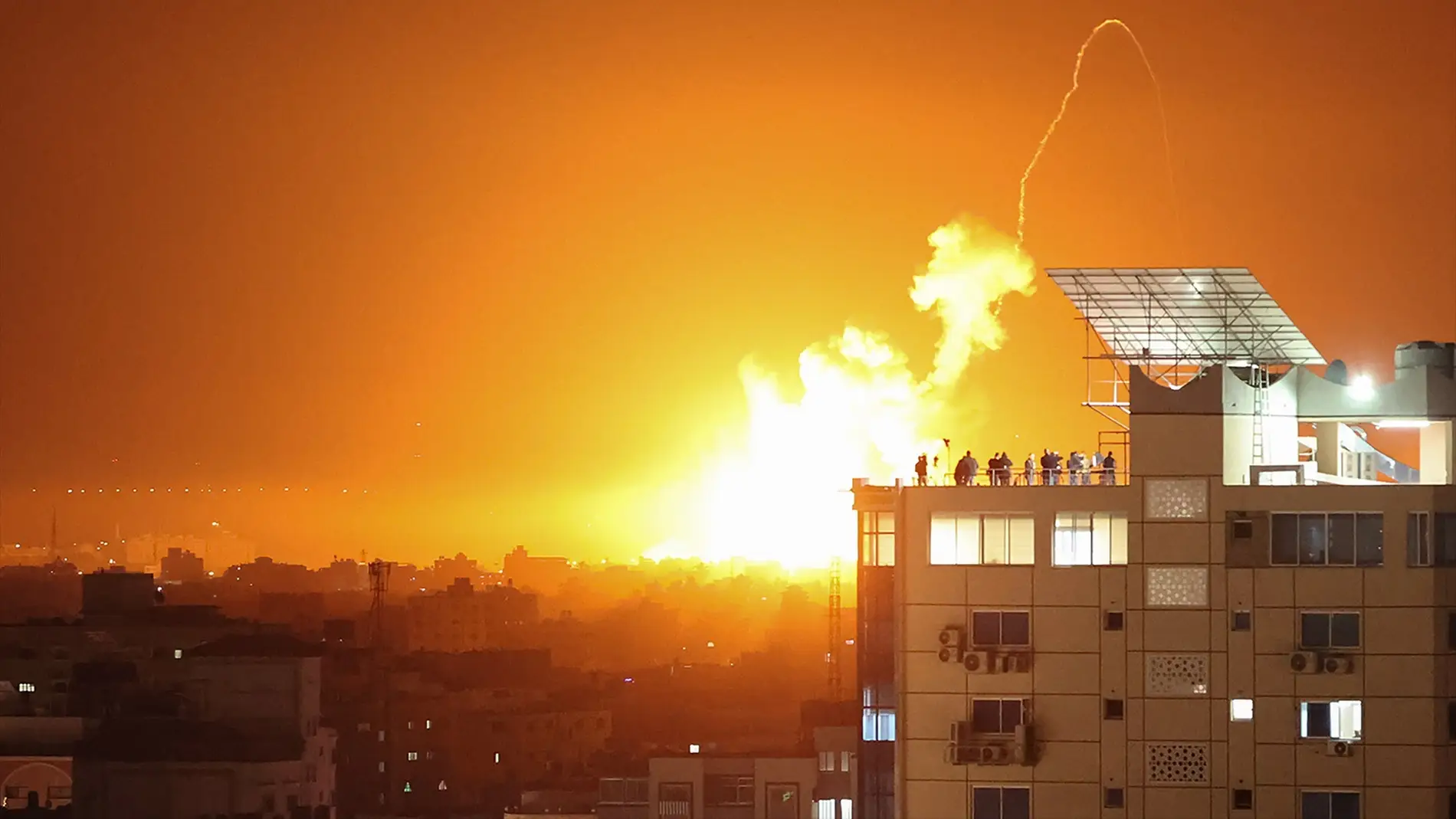 Continúa la guerra entre Israel y Hamás: intenso bombardeo en el Líbano