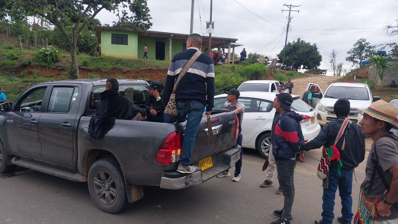 Guardia indígena captura a seis disidentes de las Farc y recupera vehículos en Caldono, Cauca