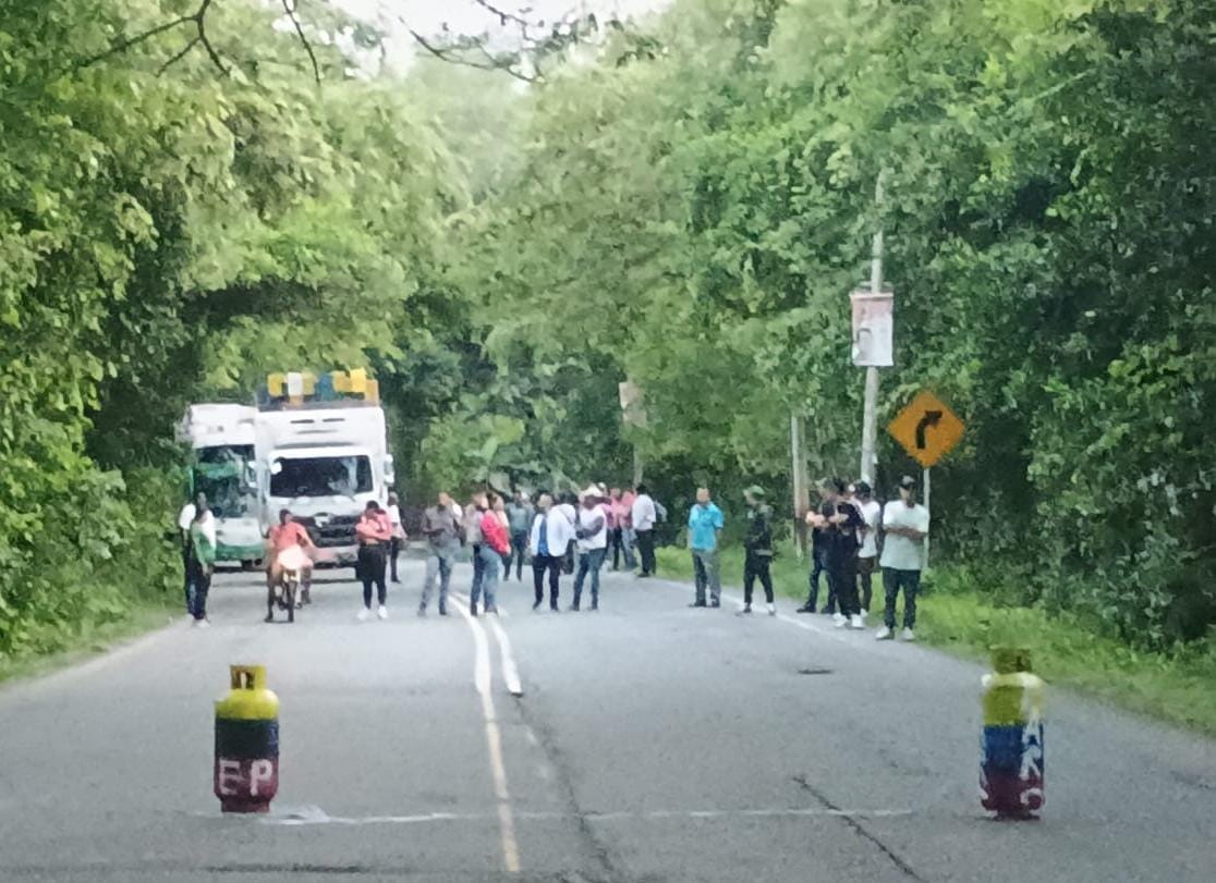 Vía Panamericana cerrada, entre Popayán y Pasto, por posibles explosivos