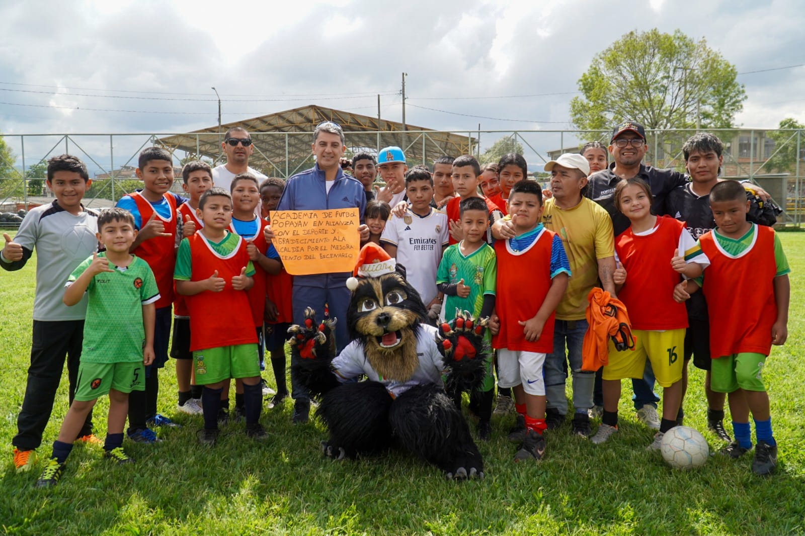 Alcaldía de Popayán renueva escenarios deportivos del barrio El Mirador