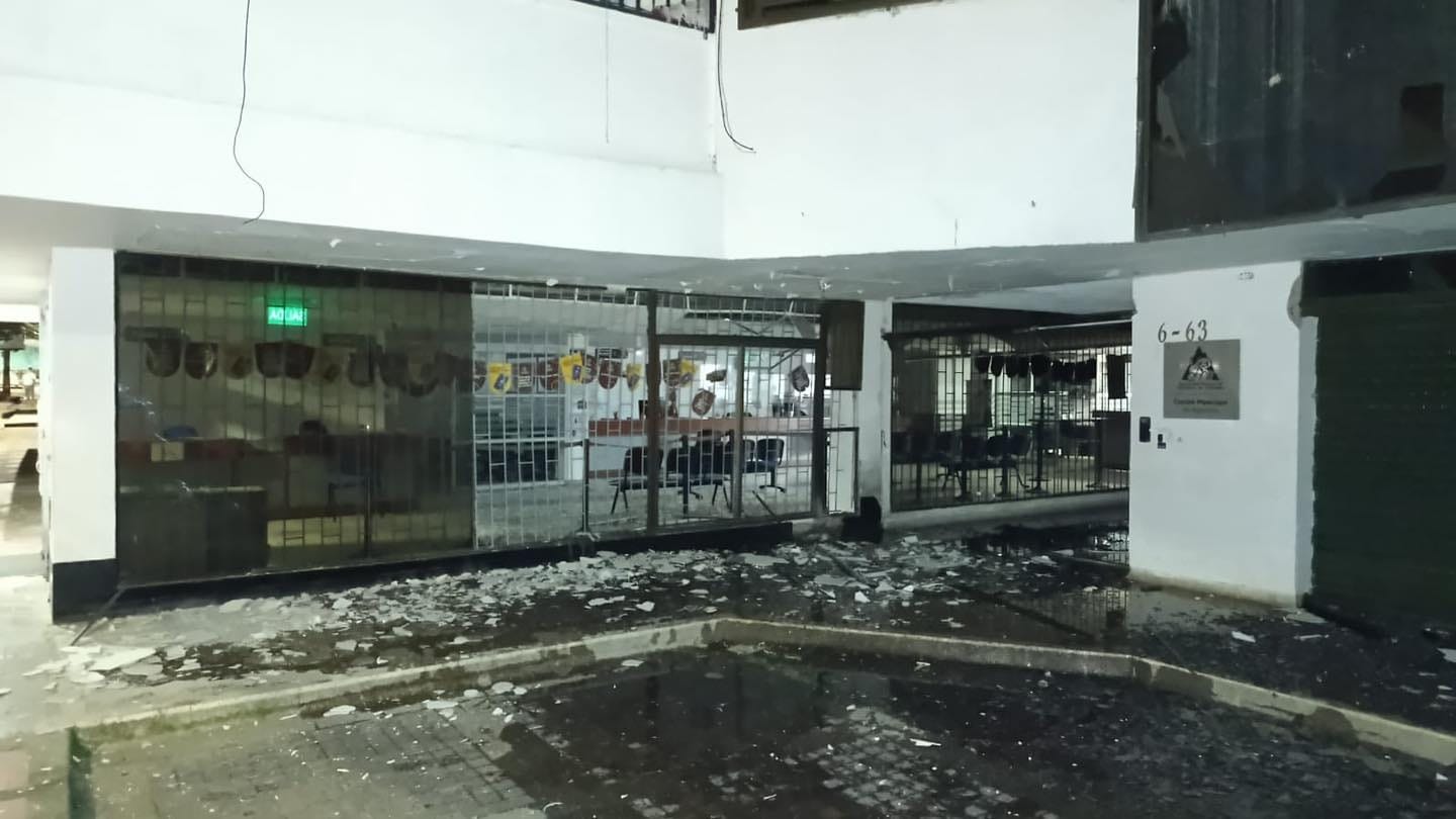 Ataque con explosivos contra la sede del Banco Agrario del municipio de Algeciras, Huila