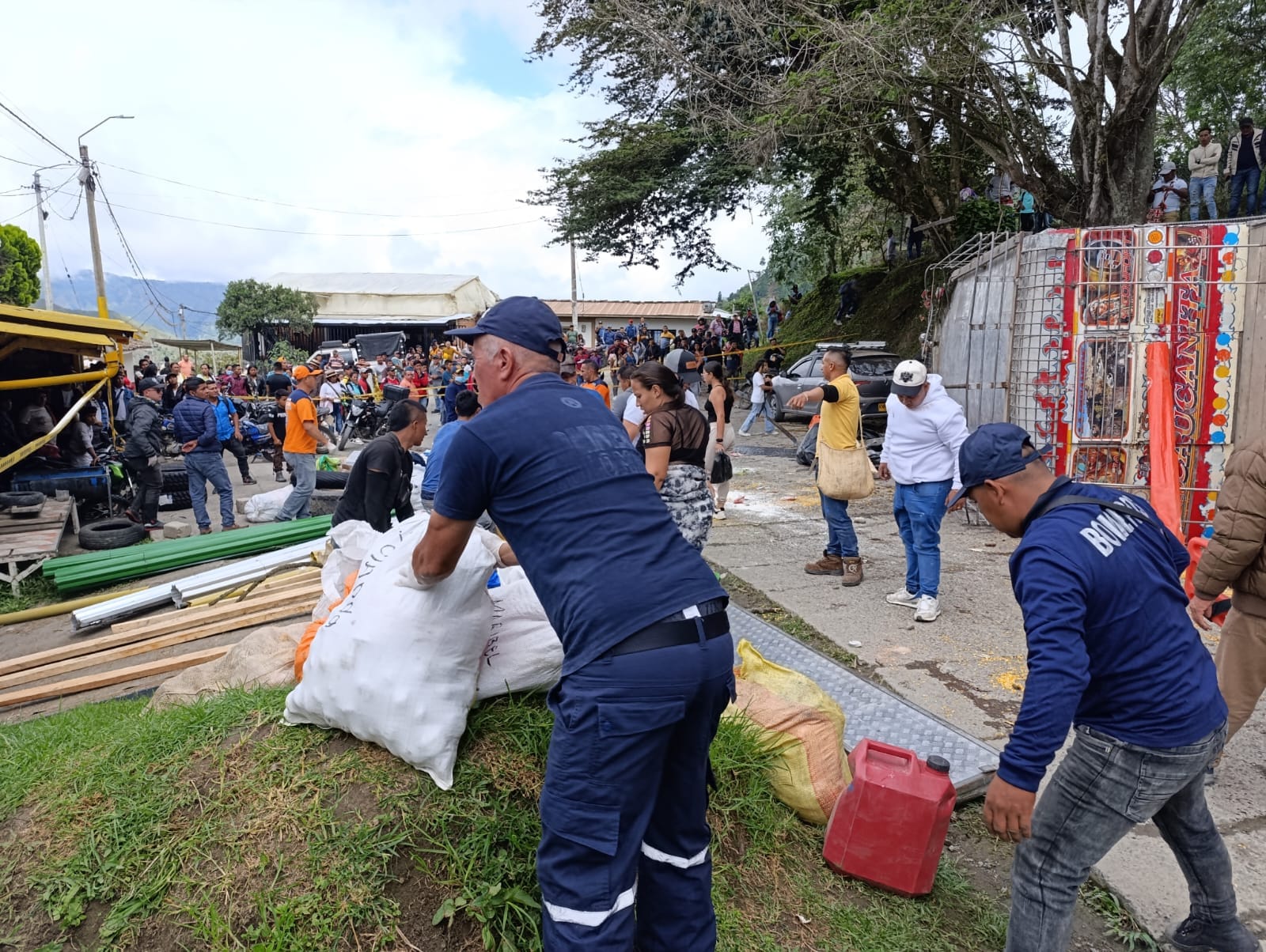 Mortal volcamiento de una chiva en el casco urbano de Inzá, Cauca