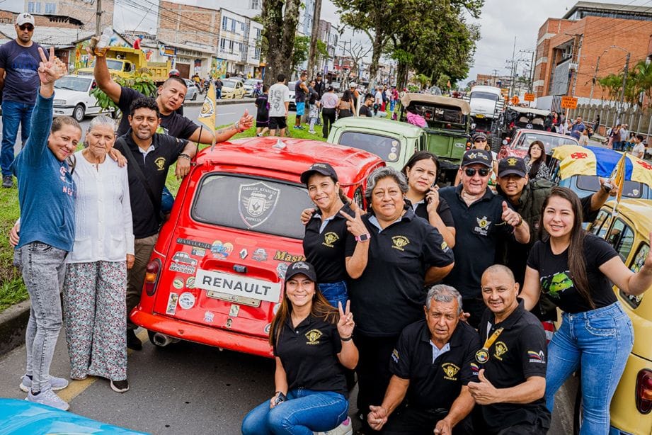 Desfile de carros, motos y bicicletas clásicas: una tradición que pone en marcha las Fiestas de Pubenza 2025