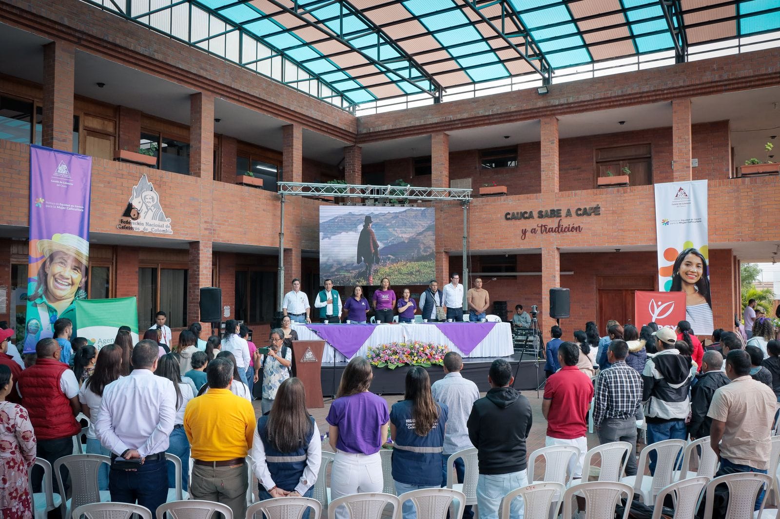 En la conmemoración del Día Internacional de la Mujer,  91 campesinas del Cauca recibieron títulos de propiedad