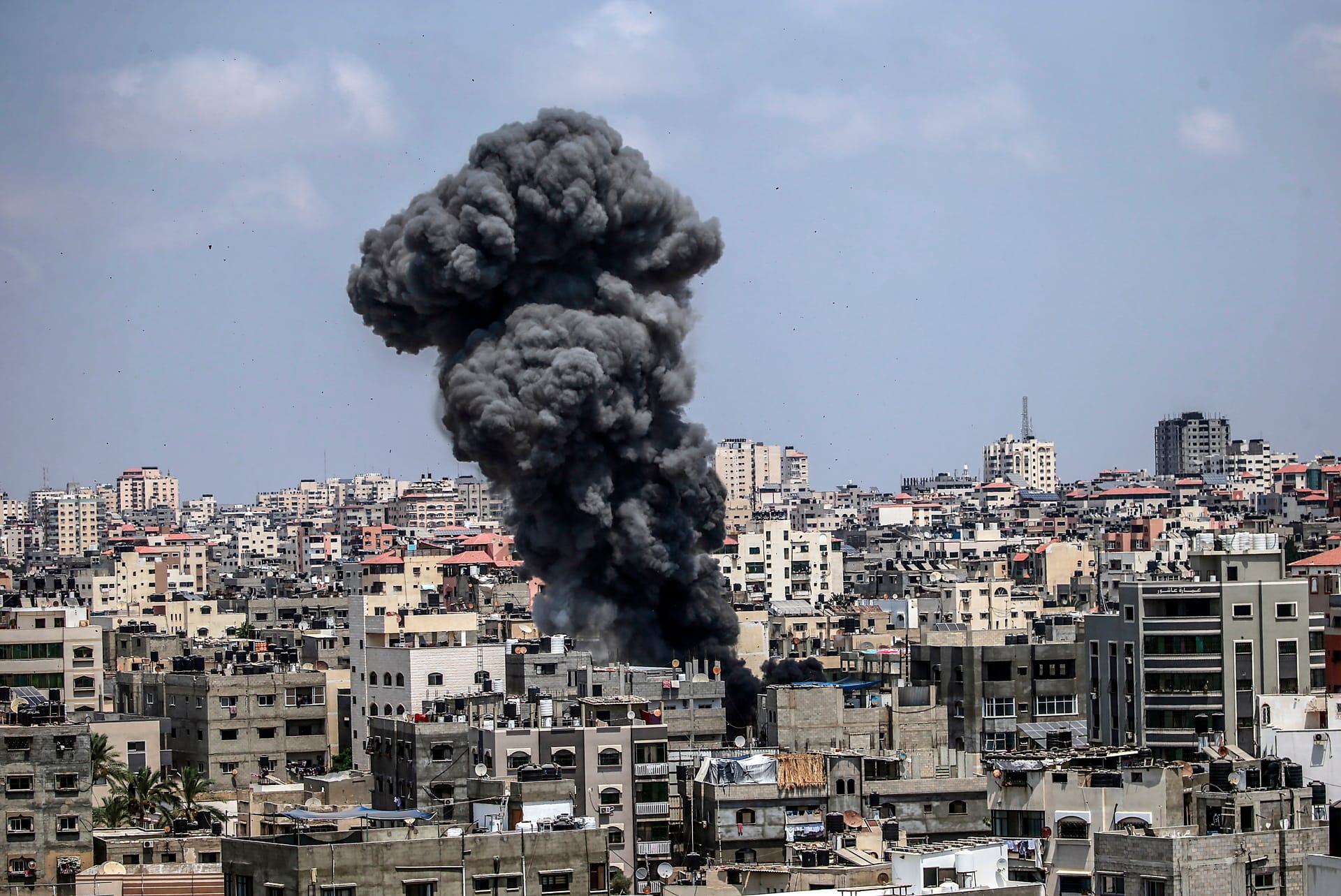 Franja de Gaza: al menos 30 palestinos muertos y heridos por ataques aéreos israelíes