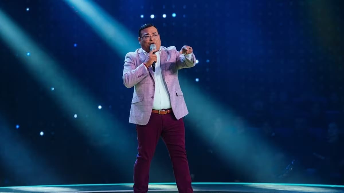 Expulsan del país al imitador de Gilberto Santa Rosa de ‘Yo me llamo’ por falsificación de documentos
