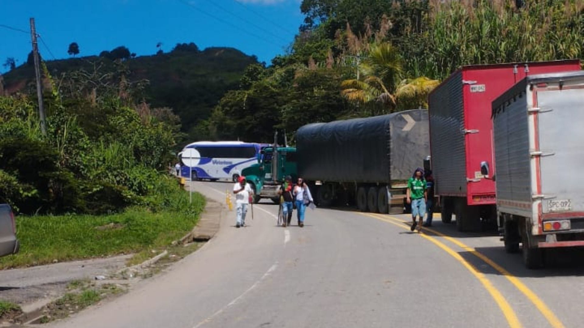 Bloqueo total en la vía Panamericana deja incomunicadas a Popayán y Cali