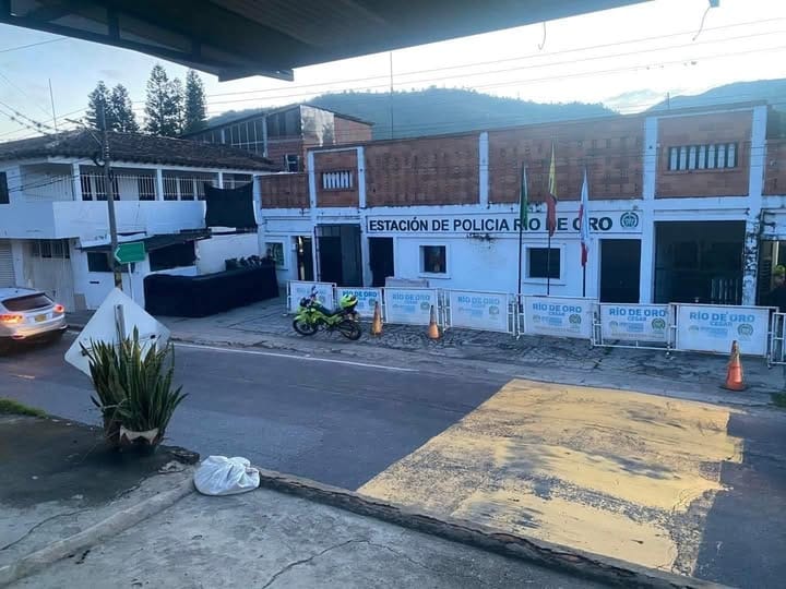 Asesinan a dos policías en la población de Río del Oro