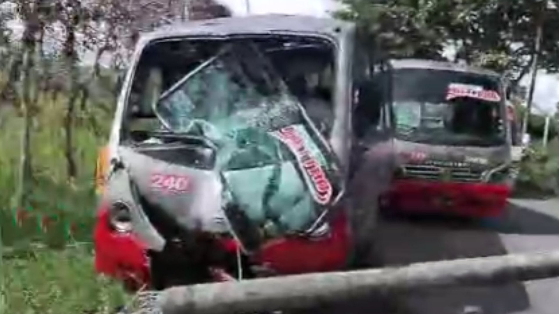 ¿Otra vez la guerra del centavo? Choque entre busetas de Sotracauca en Popayán