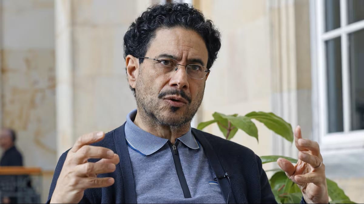 El senador Iván Cepeda analiza la posibilidad de ser candidato para la presidencia de Colombia