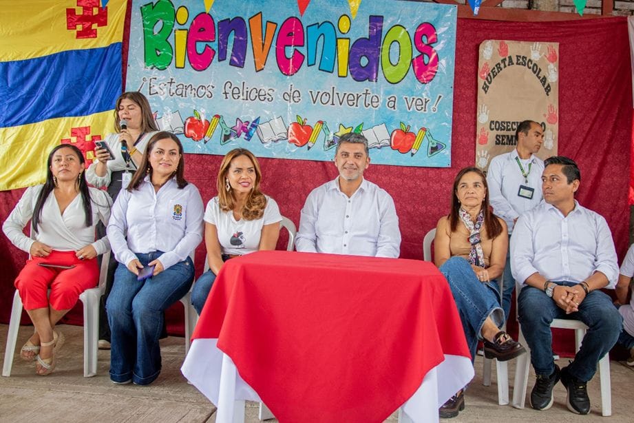 A través de la estrategia Cosechando Semillas, la Administración Municipal inició la entrega de kits de siembra a 25 instituciones educativas