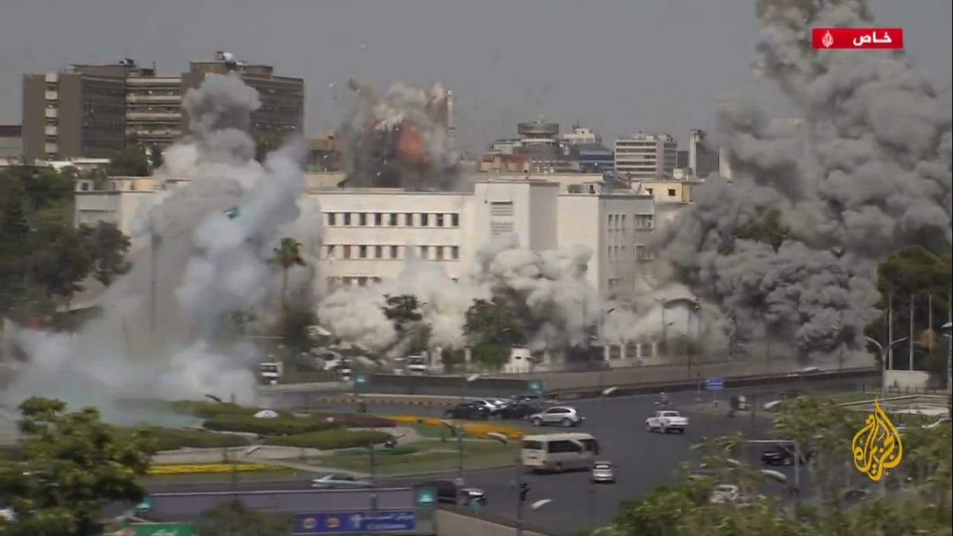 Así fue el ataque israelí que destruyó el Ministerio de Defensa en Damasco