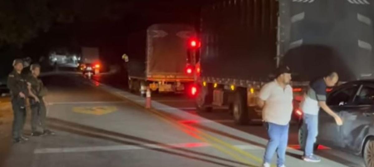 Un carro incinerado y un disidente muerto, tras retén ilegal en la Panamericana