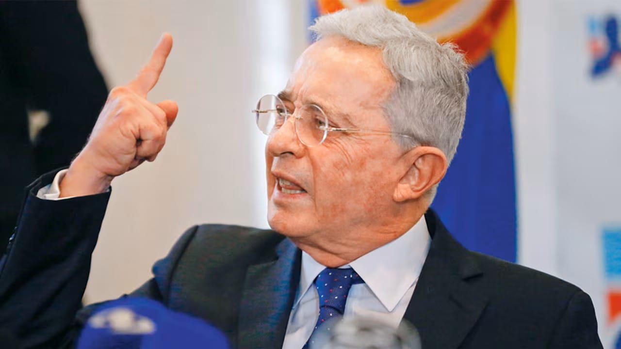 Álvaro Uribe Vélez renunció a la prescripción de su caso