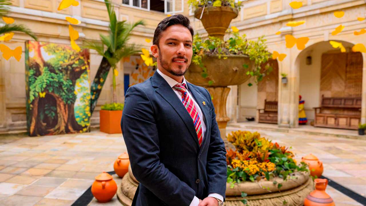 Juan Carlos Florián Silva, primer actor porno en ocupar un Ministerio en Colombia