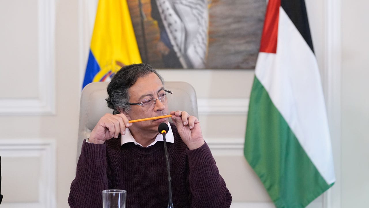 “Embajadores, que yo llamo blancos, se van del gobierno”: anuncio de Gustavo Petro sobre cambios en el servicio exterior