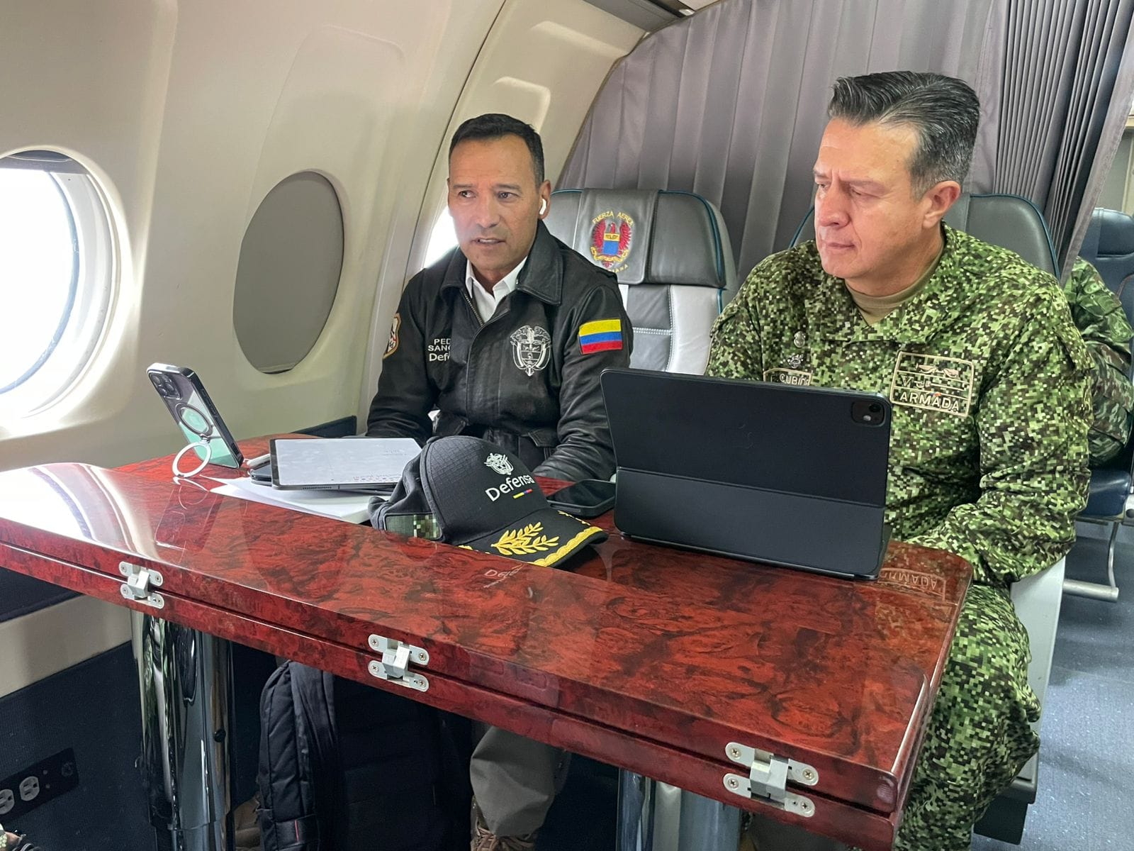 Ministro de Defensa y cúpula militar llegan al Cauca tras ola de violencia de las disidencias