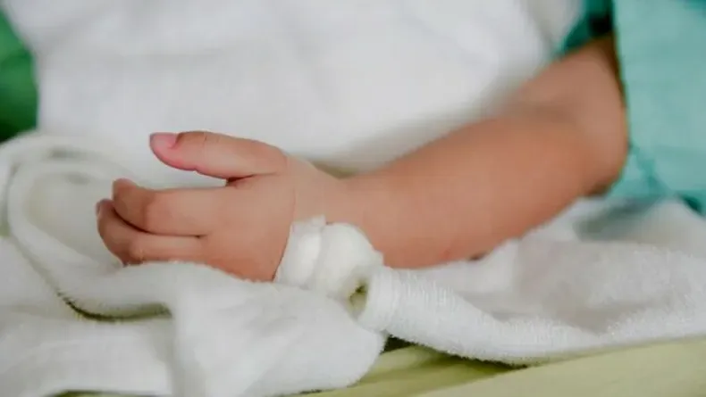 Falleció el pequeño de tres años tras ser brutalmente golpeado por su padrastro