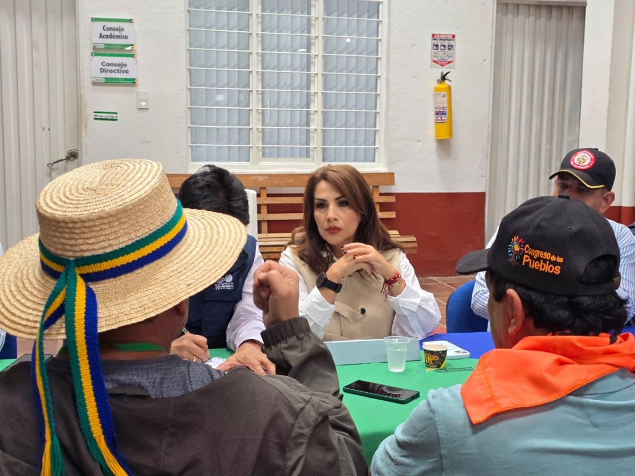 Gobernación del Cauca busca acuerdos para garantizar la libre movilidad en el sur del departamento