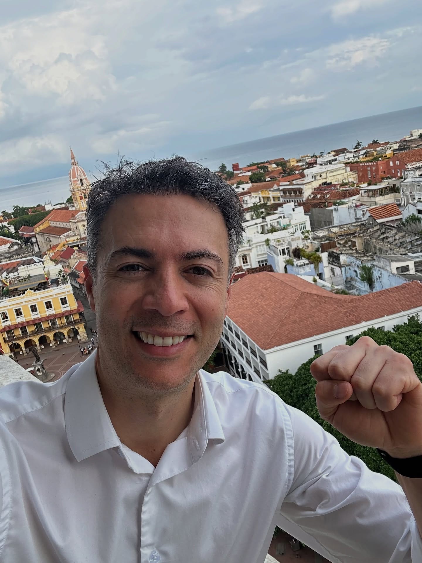 Daniel Quintero se bajó del bus de la consulta del Pacto Histórico