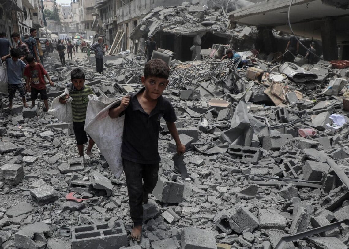 Señores y señoras, el poderoso Donald Trump puso fin a la guerra en la Franja de Gaza, ¿cuánto le costará al mundo?