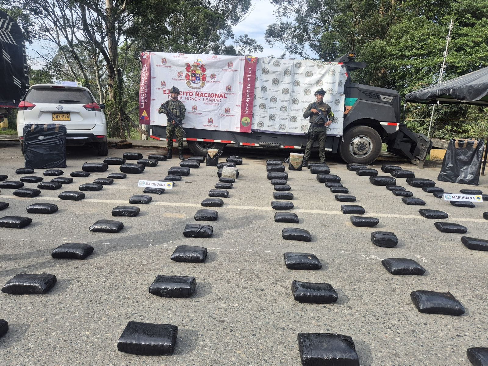 Dos golpes del Ejército contra el narcotráfico dejan más de 500 kilos de droga incautada en el Cauca